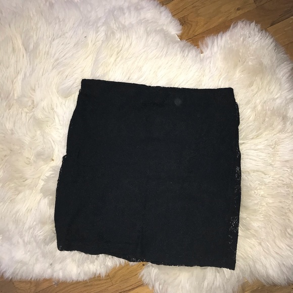 Black Lace Miniskirt - Picture 4 of 5